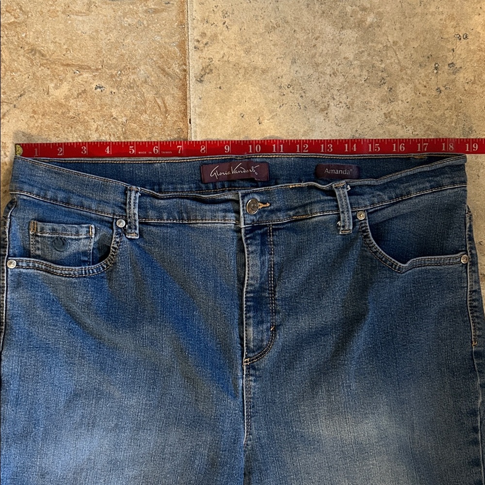 Gloria Vanderbilt Amanda Blue Jeans - Picture 5 of 10